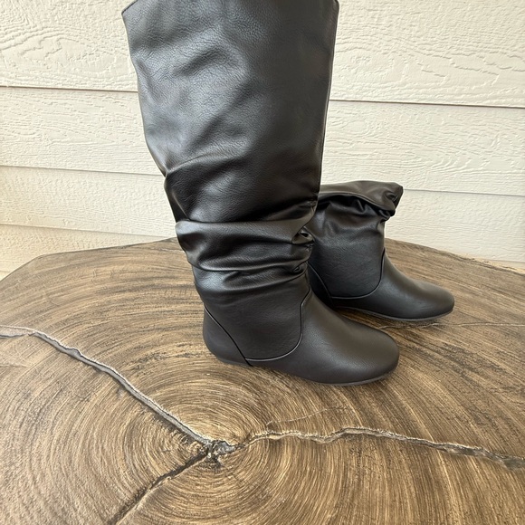Journee Collection Women's Jayne Slouchy Knee High Boots. Size 8.5 - Picture 1 of 7